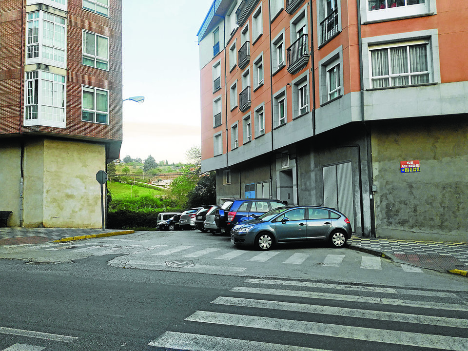Calle de acceso al futuro parking de la avenida do Bierzo, en O Barco.