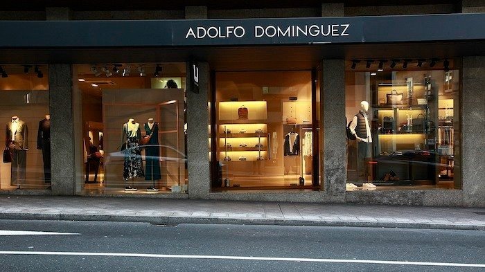 Tienda de Adolfo Domínguez en Ourense. (Foto: Miguel Ángel)