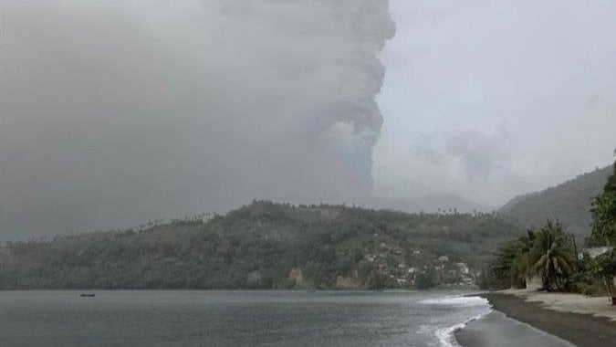 El volcán Soufriere, localizado en la isla de San Vicente. EFE