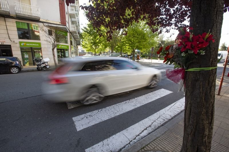 Ourense. 12/04/2021. Reportaje sobre la mobilidad en la ciudad de Ourense. Pasos de peatones conflictivos. En la foto la calle Pena Trevinca.
Foto: Xesús Fariñas