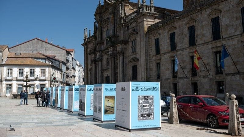 A exposición "Nós naceu en Ourense hai 100 anos" na Praza Maior de Celanova (ÓSCAR PINAL).