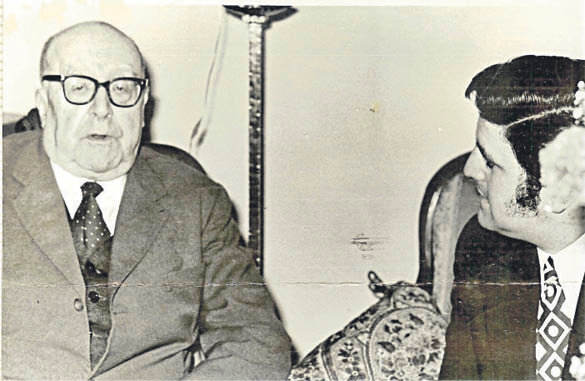 Don Ramón Otero Pedrayo en 1970 en su casa de la calle La Paz.jpg_web