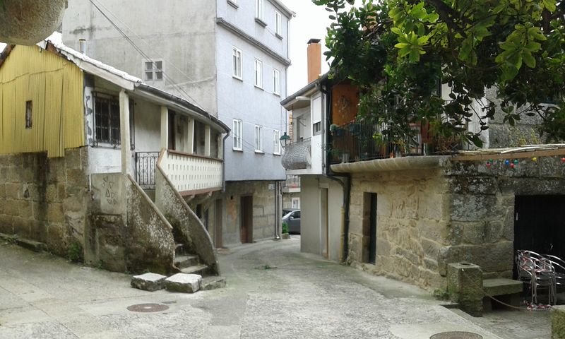 Rúa Mirto, en el Barrio de Flores de Carballiño.