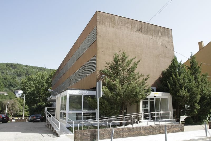 Edificio del centro de salud de Ribadavia.