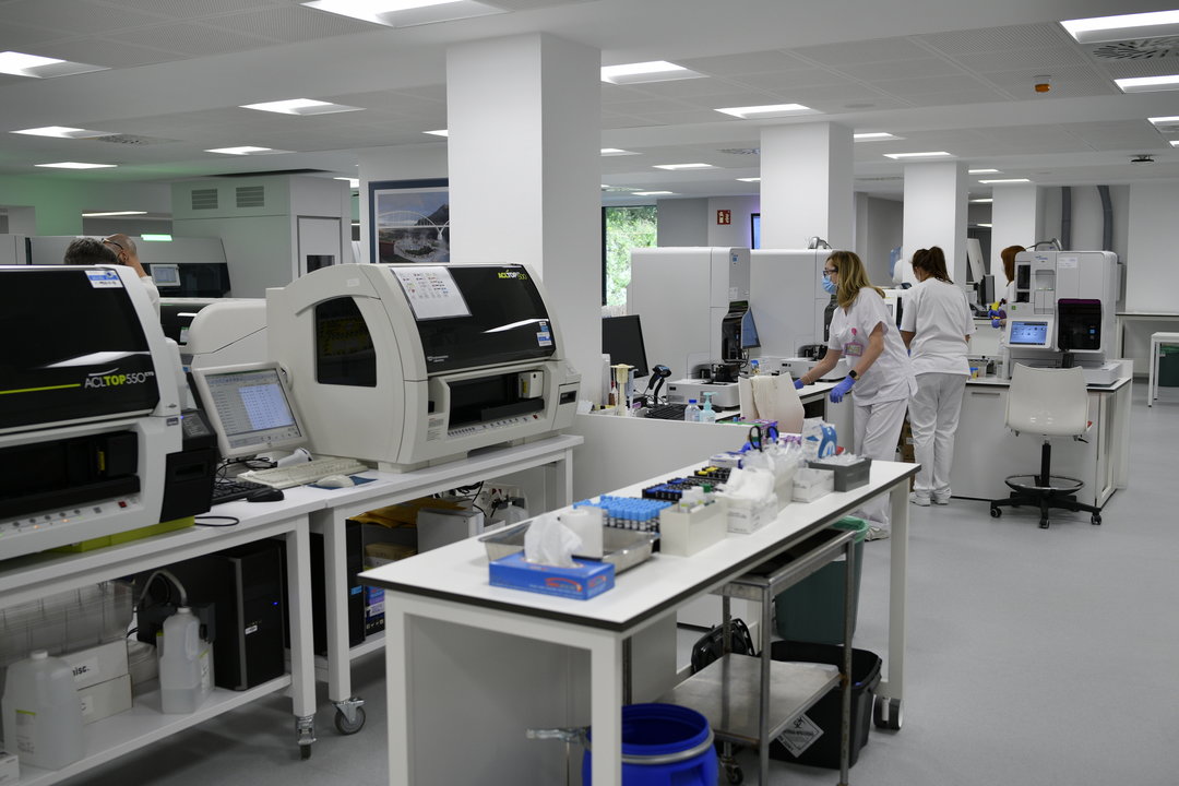Laboratorio do CHUO.
Foto: Xesús Fariñas