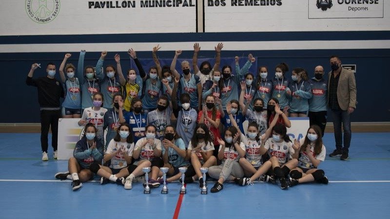 El Aceites Abril/Club Voleibol Ourense hizo pleno con títulos en las categorías infantil, cadete, juvenil y sénior femeninas