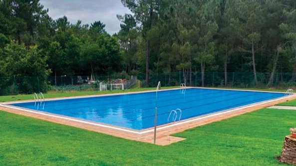 La piscina municipal de Amoeiro será de pago este verano.