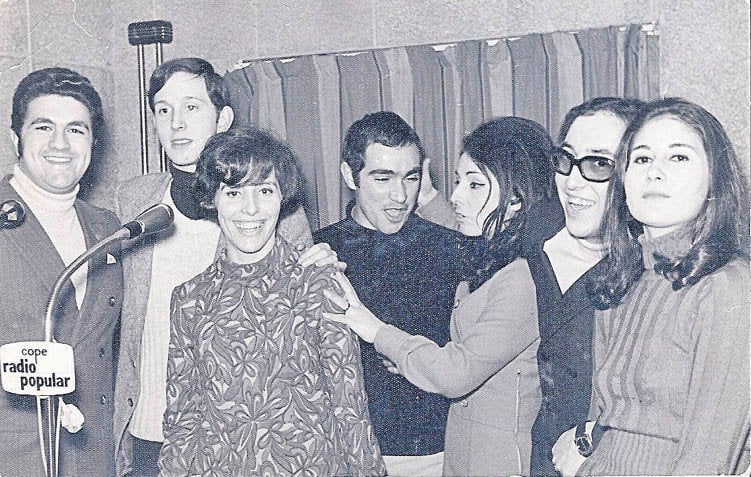 Imagen de los integrantes de aquellla Radio Popular.