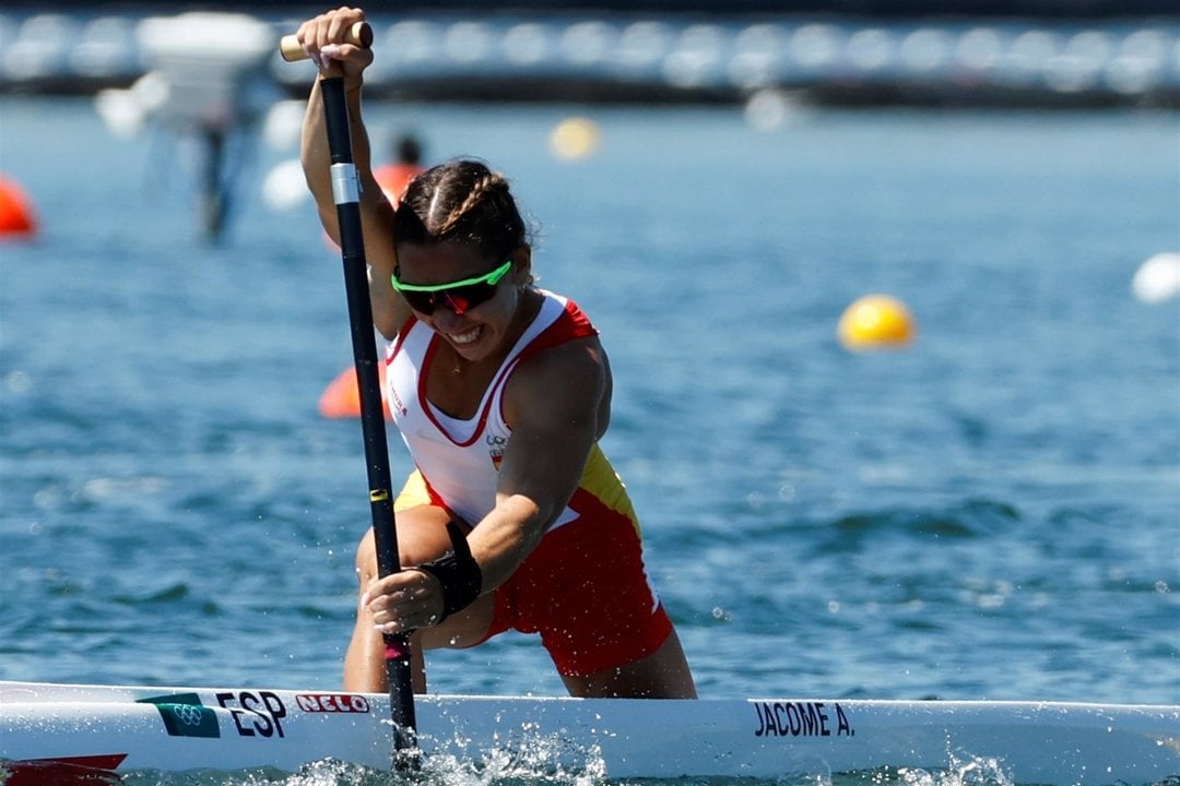 Antía Jácome en la final de 200m canoa individual femenina. [EFE/ José Méndez]