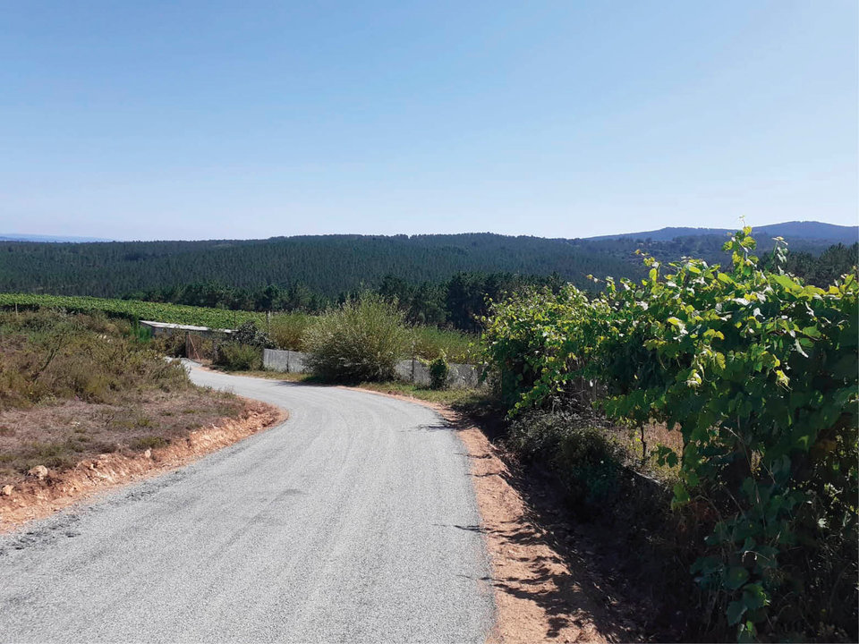 La nueva carretera que construyó el Concello para acceder a la bodega de Ramiras