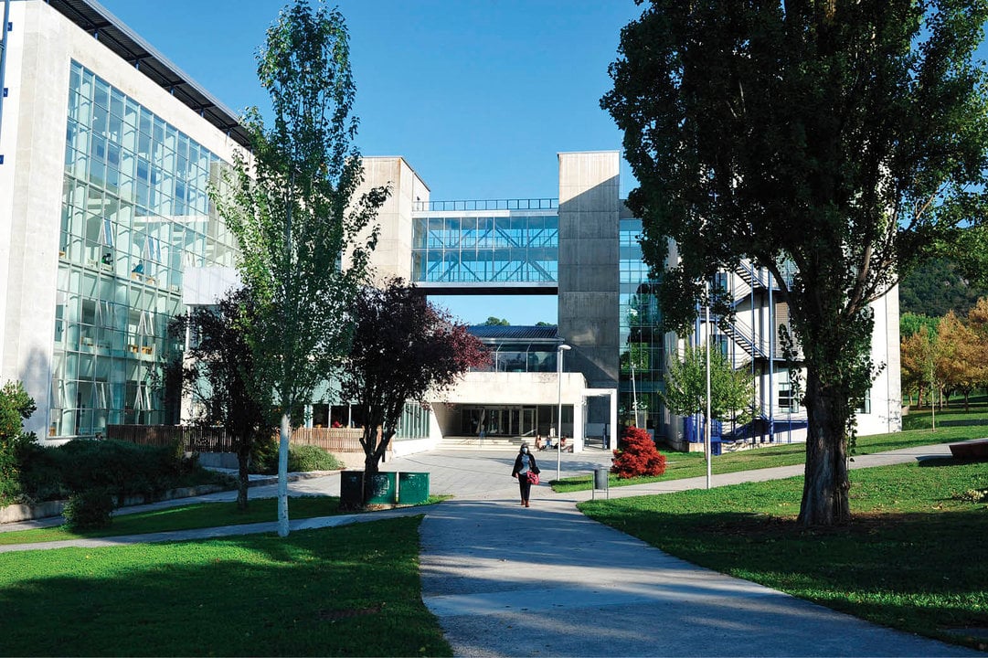 Facultad de Económicas y Derecho, en el Campus (ARCHIVO).