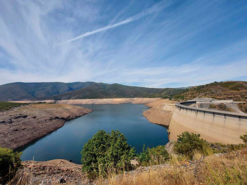 Estado de la presa de As Portas, en Vilariño de Conso, hace una semana. Está al 14% de su capacidad.