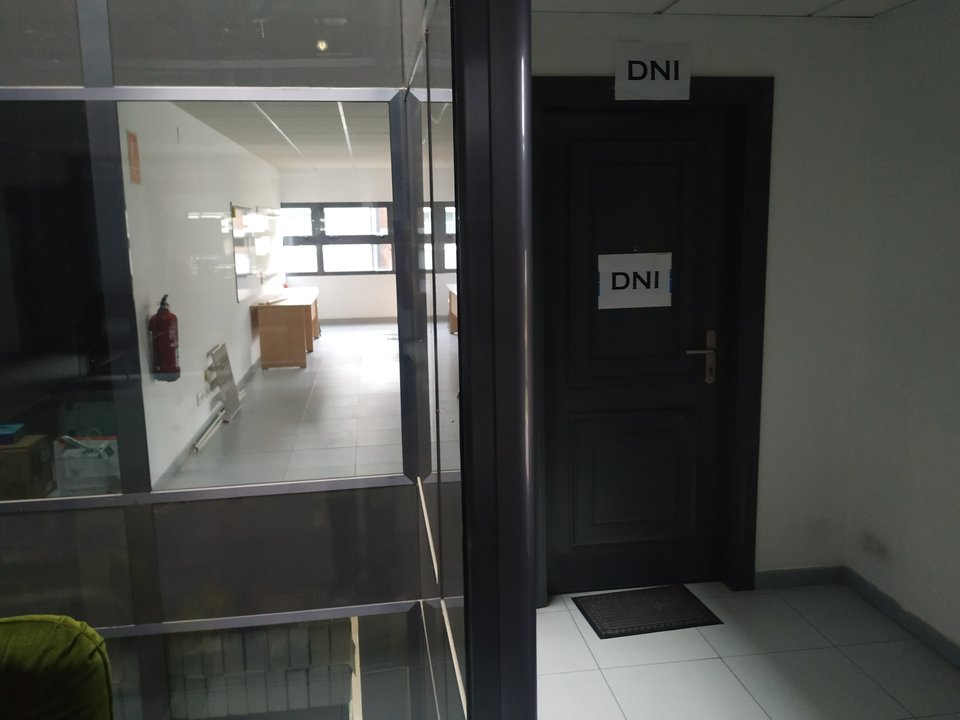 Sala destinada a oficina del DNI, en O Barco. (J.C.)