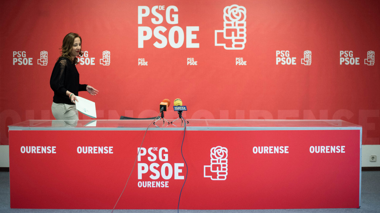 La diputada provincial del PSdeG-PSOE, Noela Blanco, en rueda de prensa. ÓSCAR PINAL