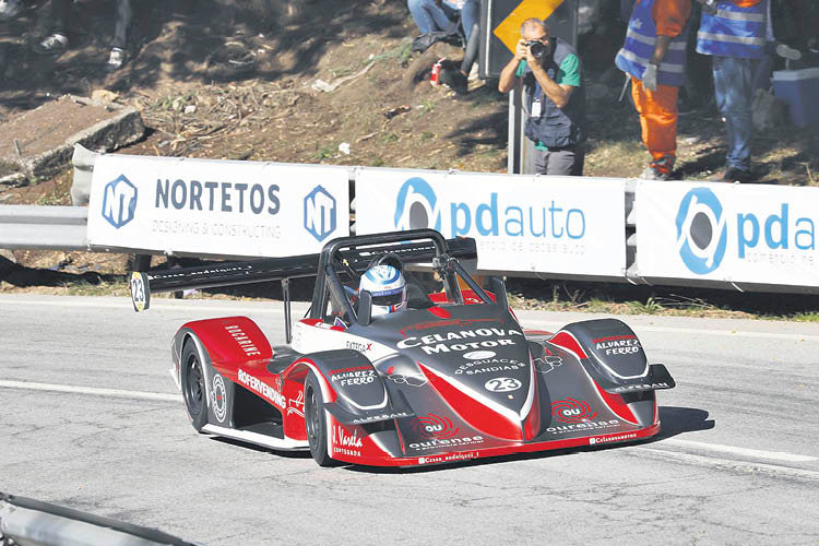 El piloto ourensano, César Rodríguez, durante la disputa del FIA Hillclimb Masters en A Falperra, Braga el pasado fin de semana