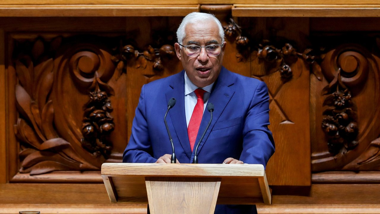<p> El primer ministro portugés, en el debate previo a la votacón hoy en la Cámara lusa. </p>