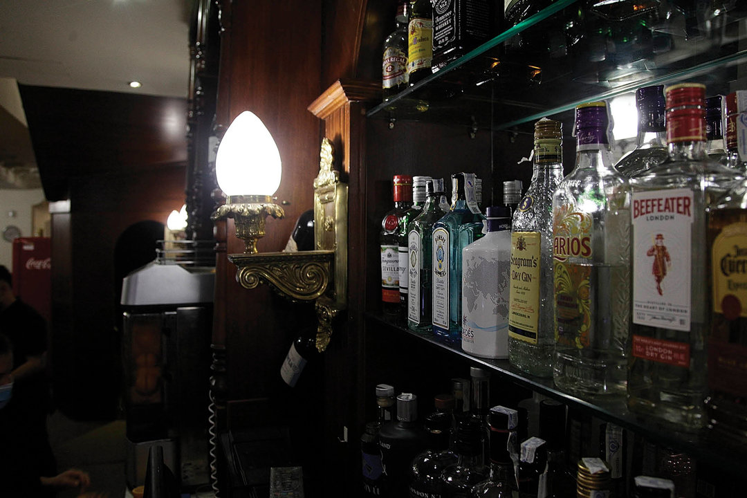 Reservas de marcas de alcohol en un establecimiento hostelero de la ciudad, esta semana.