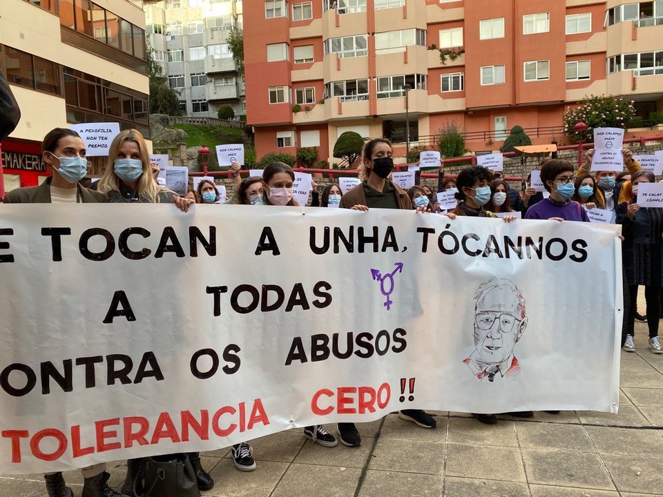 Protestas en la plaza 8 de marzo de Vigo por los supuestos abusos del exdirector, el pasado 23 de octubre.