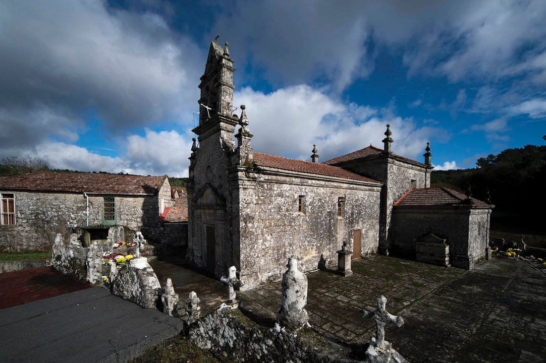 Iglesia de Santa Mariña de Loureiro, en O Irixo.