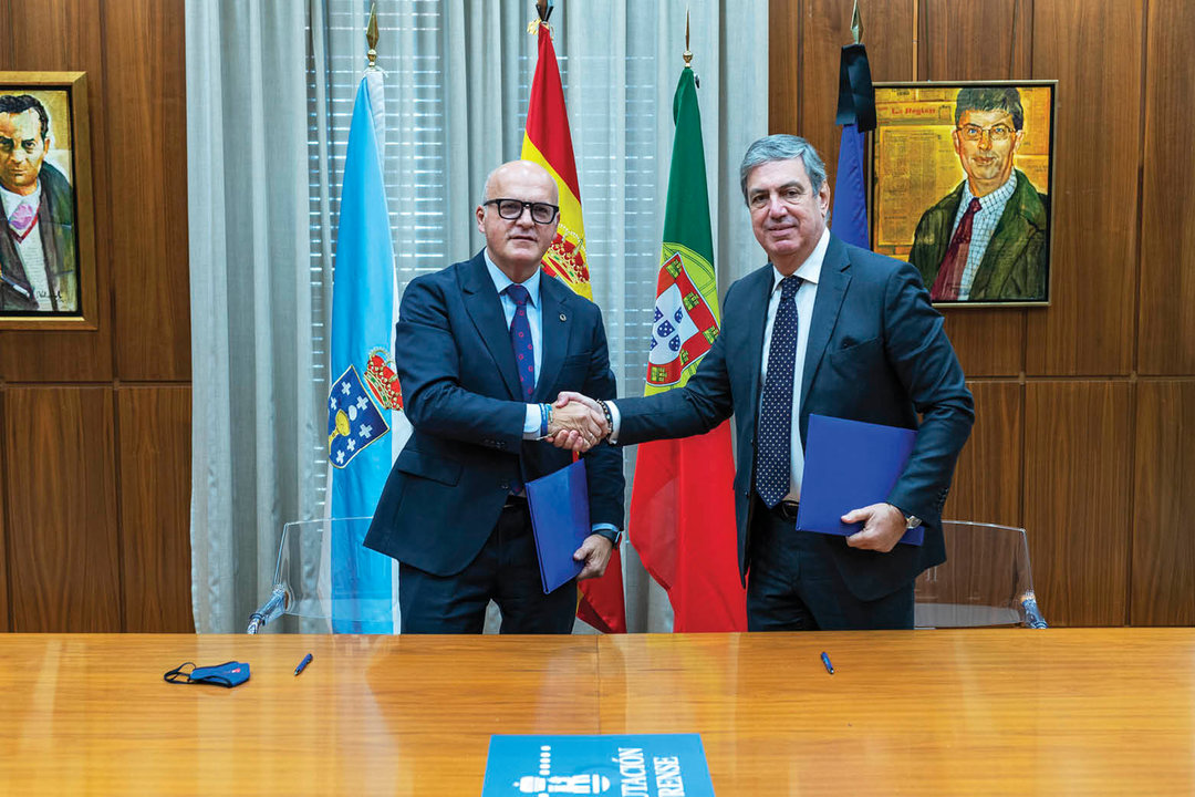Manuel Baltar y Paulo Vaz en la firma del convenio.