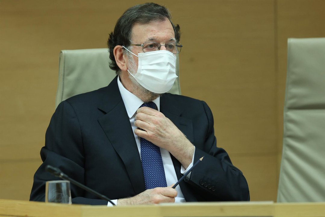 Mariano Rajoy en su intervención en la comisión parlamentaria (EFE).