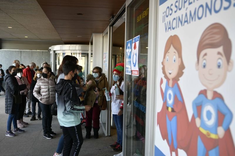 Ourense. 15/12/2021. Primeiro día de vacinación contra a Covid-19 a menores de 11 anos en Expourense.
Foto: Xesús Fariñas