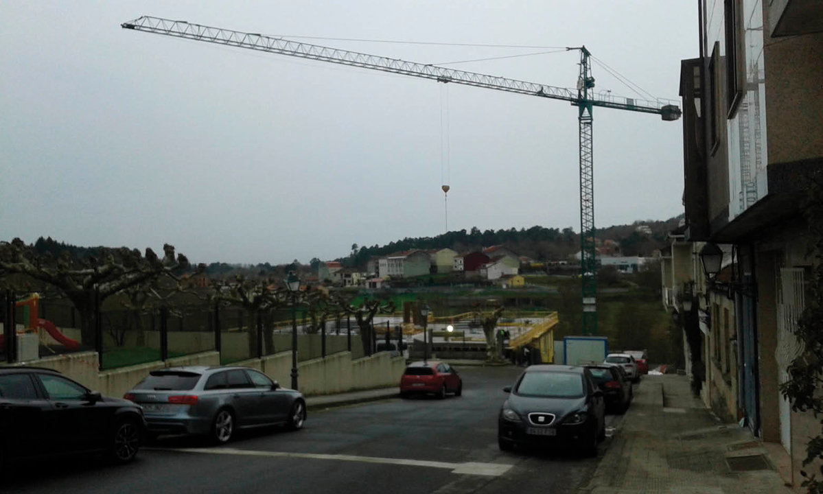Obras de construcción de la futura residencia, en Carballiño.