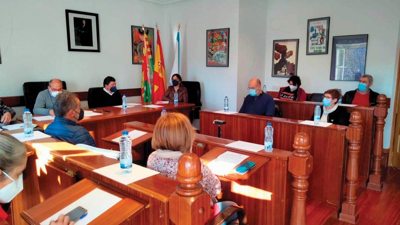 Sesión plenaria llevada a cabo en el día de ayer en Viana do Bolo.
