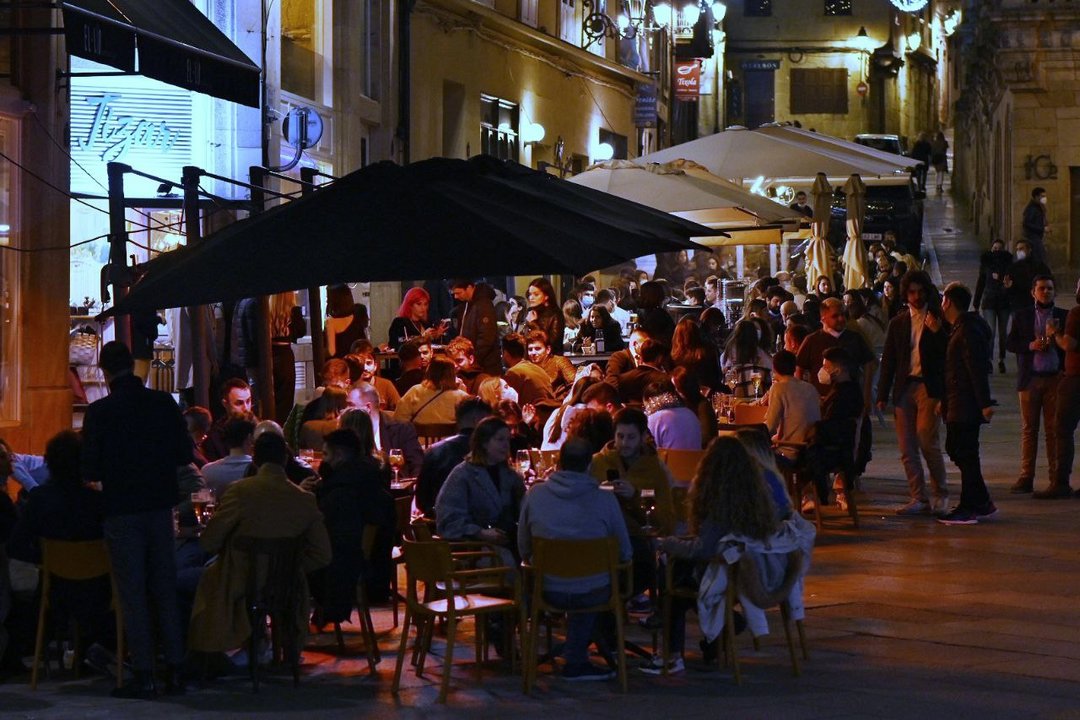 Las terrazas de Ourense, en la última tarde del año (XESÚS FARIÑAS)