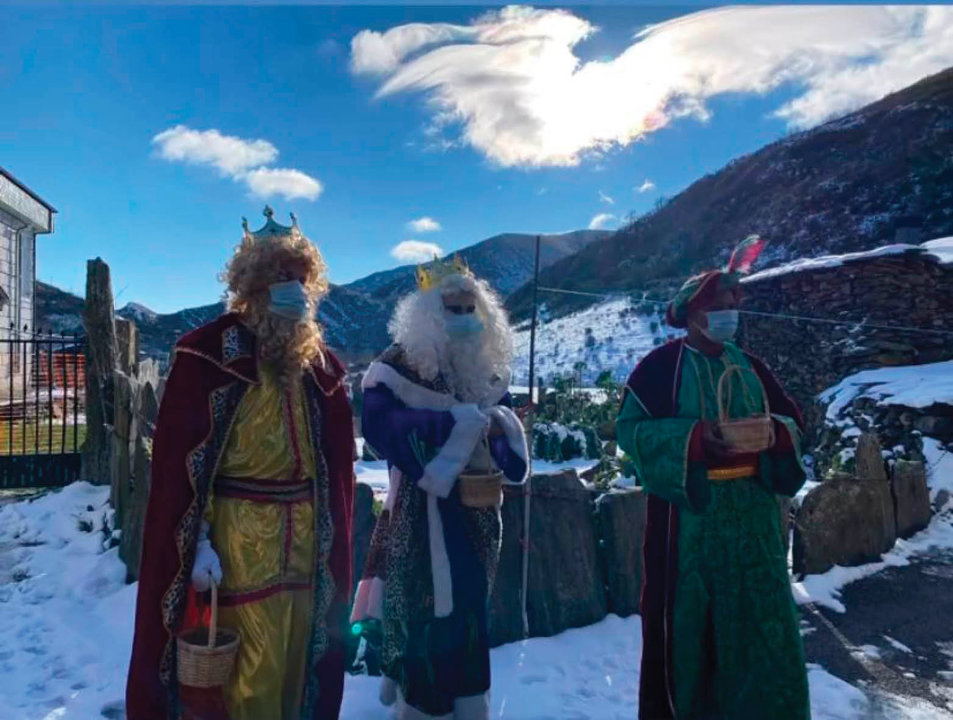 Visita de los Reyes Magos el pasado año a Pradoalbar.