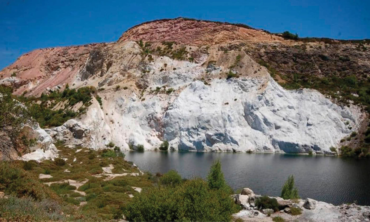 Balsa de acumulación de la mina de Penouta en Viana do Bolo.
