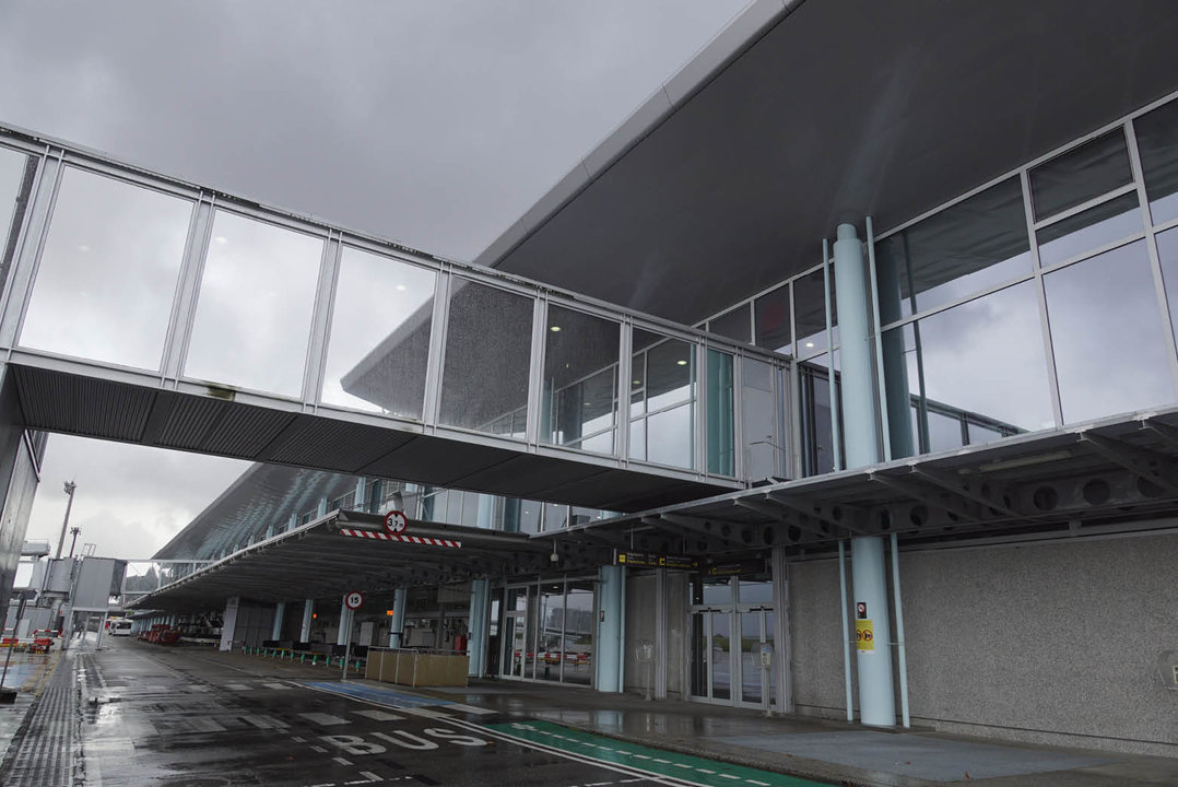 Terminal aeroportuaria de Peinador.