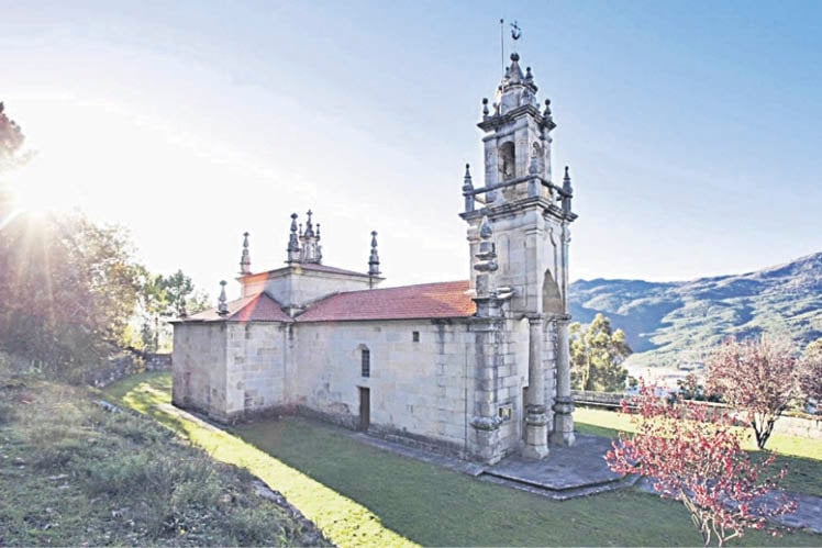 A igrexa de Compostela, antes de Aceredo e antes de Manín.