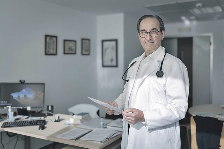 El oncólogo Jesús García Mata. Óscar Pinal