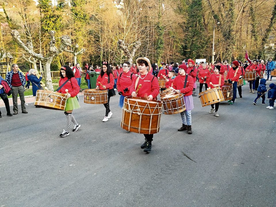 Desfile en Vilamartín del año 2020.
