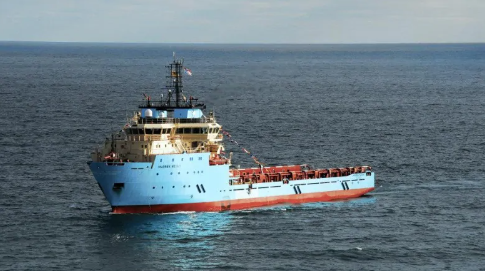 El buque Nexus traslada dos cuerpos sin vida del 'Villa de Pitanxo'. // Foto: Maersk Supply Service/Facebook