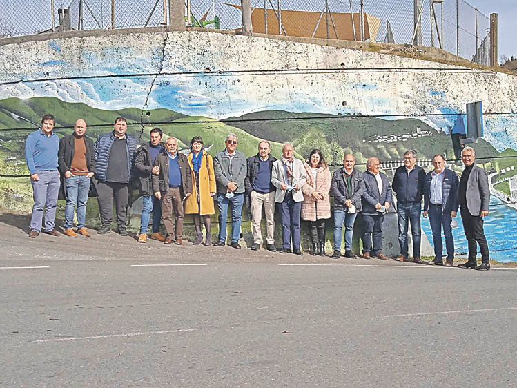 Representantes de los concellos que conforman Ourense Norte Reacciona en Vilariño de Conso.