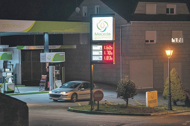 Los precios de los carburantes mantienen su escalada, alcanzando récords casi a diario (ÓSCAR PINAL).