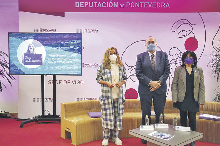 O reitor Manuel Reigosa e a presidenta da Deputación Carmela Silva (esquerda), unha actividade feminista na UVigo.