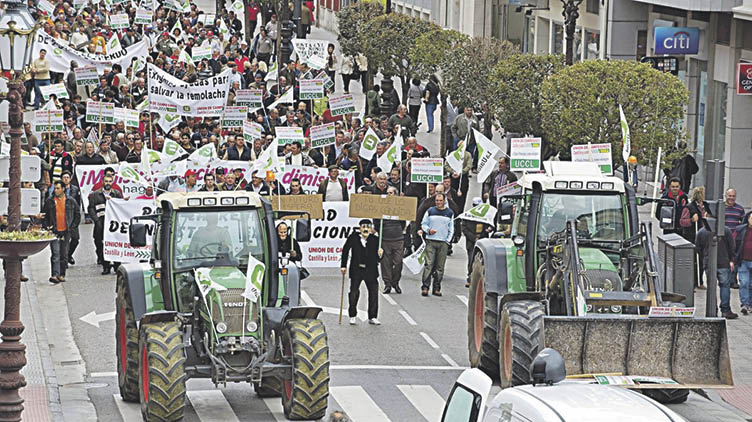 Manifestación de ganaderos y agricultores en Burgos.