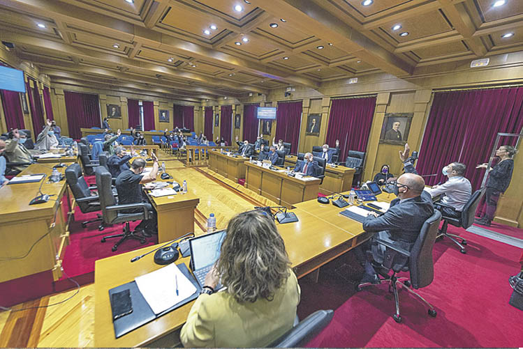 El pleno de la Diputación de Ourense, ayer.
