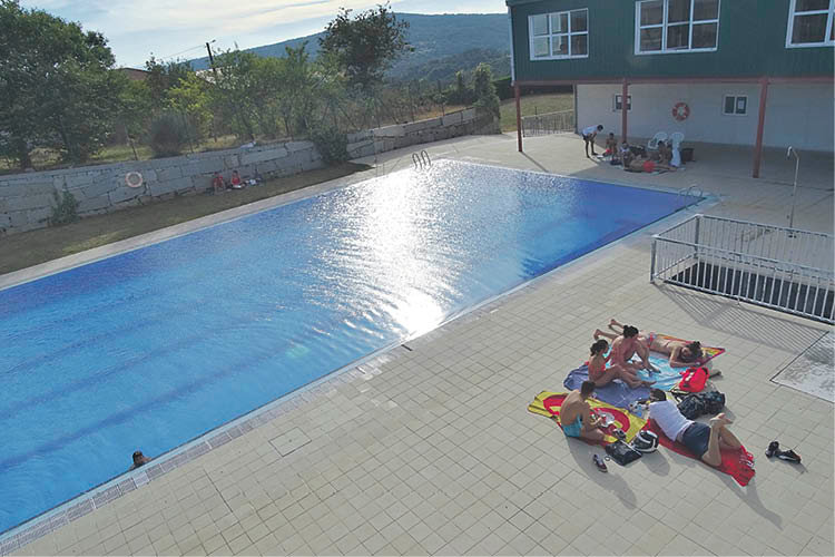 Imagen de la piscina de A Peroxa en 2017. (MARTIÑO PINAL)
