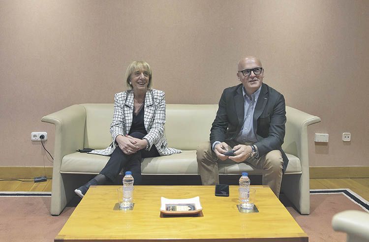 Marisol Nóvoa y Manuel Baltar en la sede de la CEO.