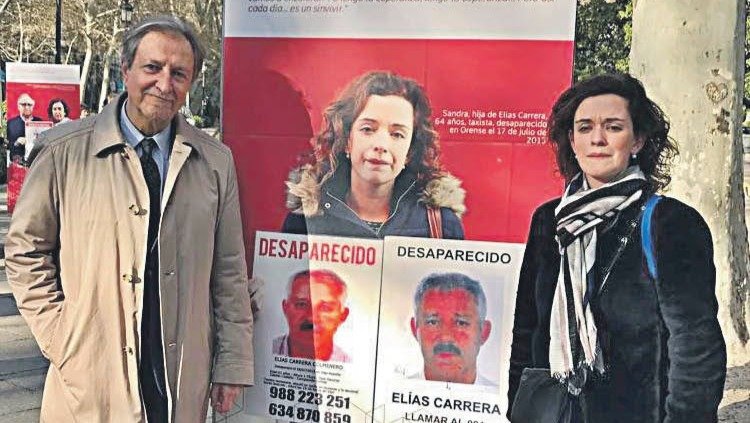 Paco Lobatón y Sandra Carrera con fotos de Elías Carrera.