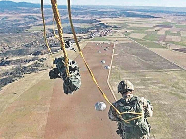 Salto paracaidista.