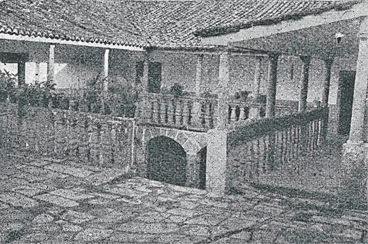 Foto de Manuel López de 1918. Interior del Pazo de Casaldereito donde nace Joaquín Pardo.