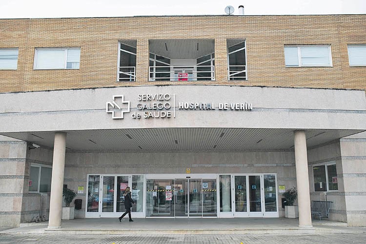 Entrada principal del centro hospitalario verinense. (Óscar Pinal)
