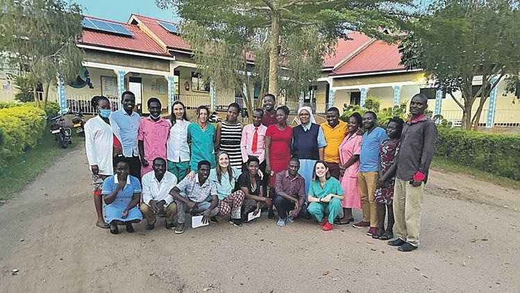 Médicas voluntarias de Idiwaka, en Uganda.