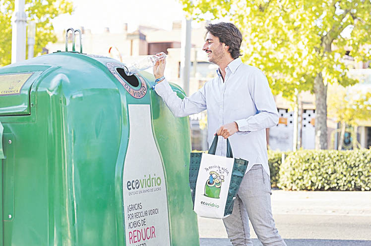 Reciclar es un hábito más para miles de gallegos.