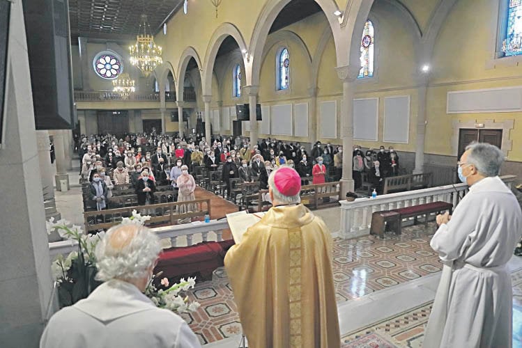 El obispo de Ourense, Leonardo Lemos, presidió en la iglesia de María Auxiliadora la solemne celebración eucarística de las fiestas de Salesianos en honor a su patrona. Participaron todos los grupos de la familia salesiana de Ourense, así como devotos de la santa.